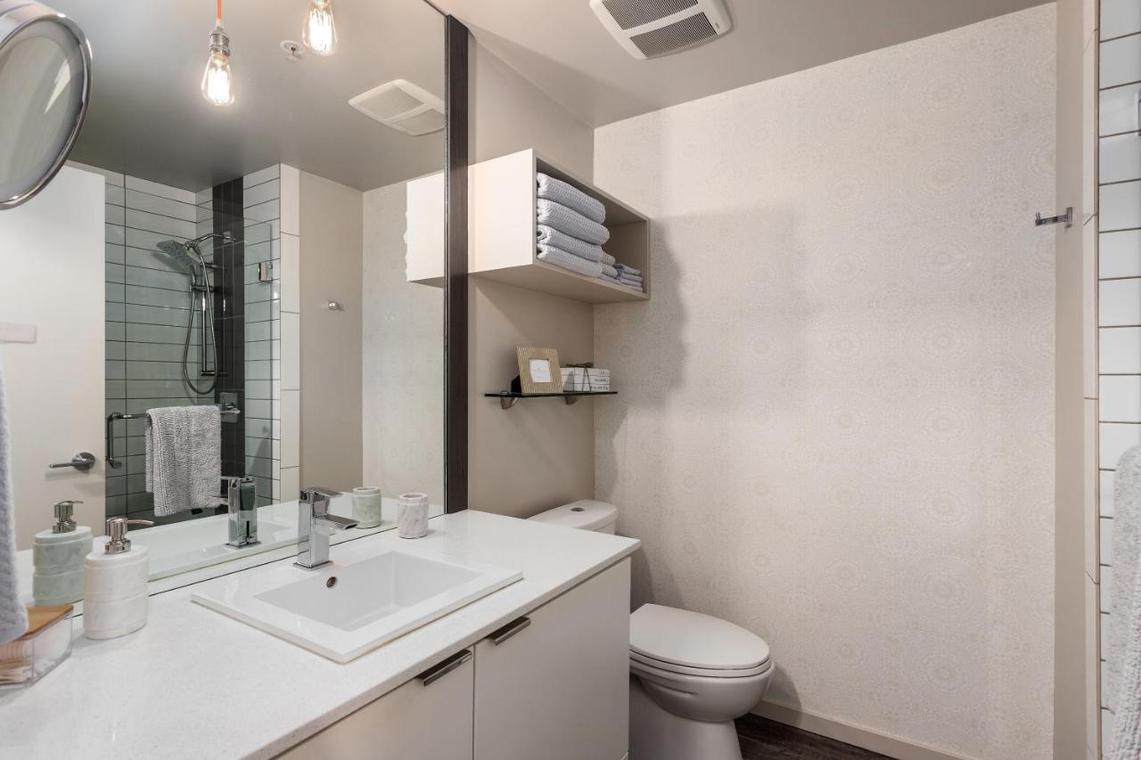 Corner Nest - Luxury Brand New Top Floor 2Bedroom Condo ケロウナ エクステリア 写真